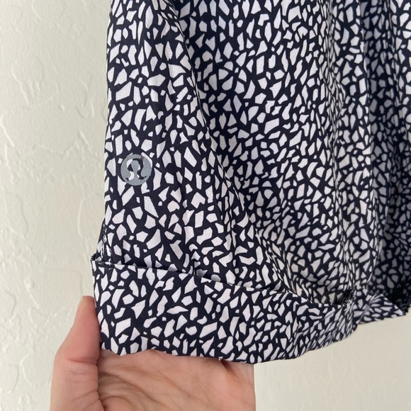 Lululemon spring break away shorts 6 - Picture 9 of 10